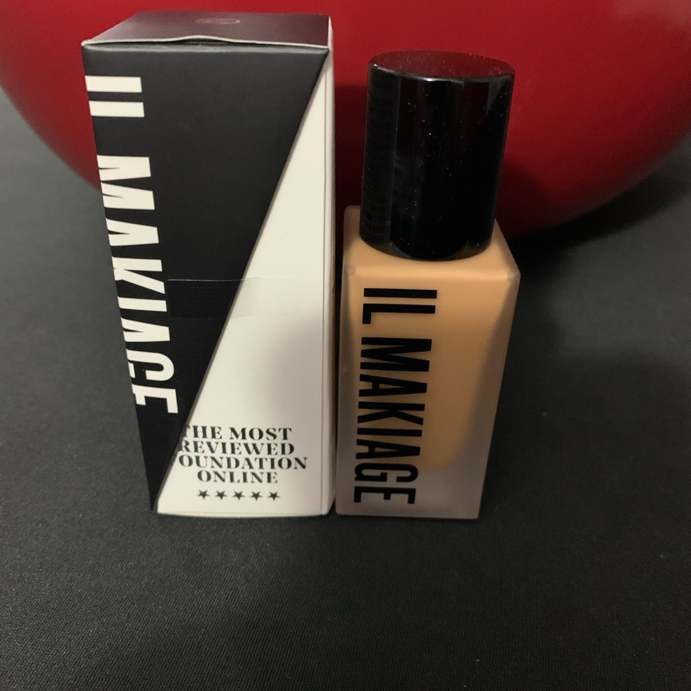 PreOwned IL MAKIAGE 'Woke Up Like This' Foundation -140